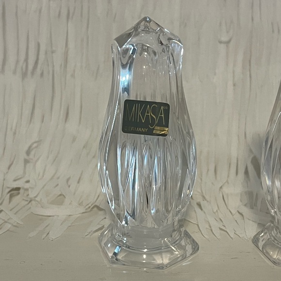 Mikasa Crystal Icicles Salt & Pepper Shakers Set.  Excellent condition! - Picture 8 of 9